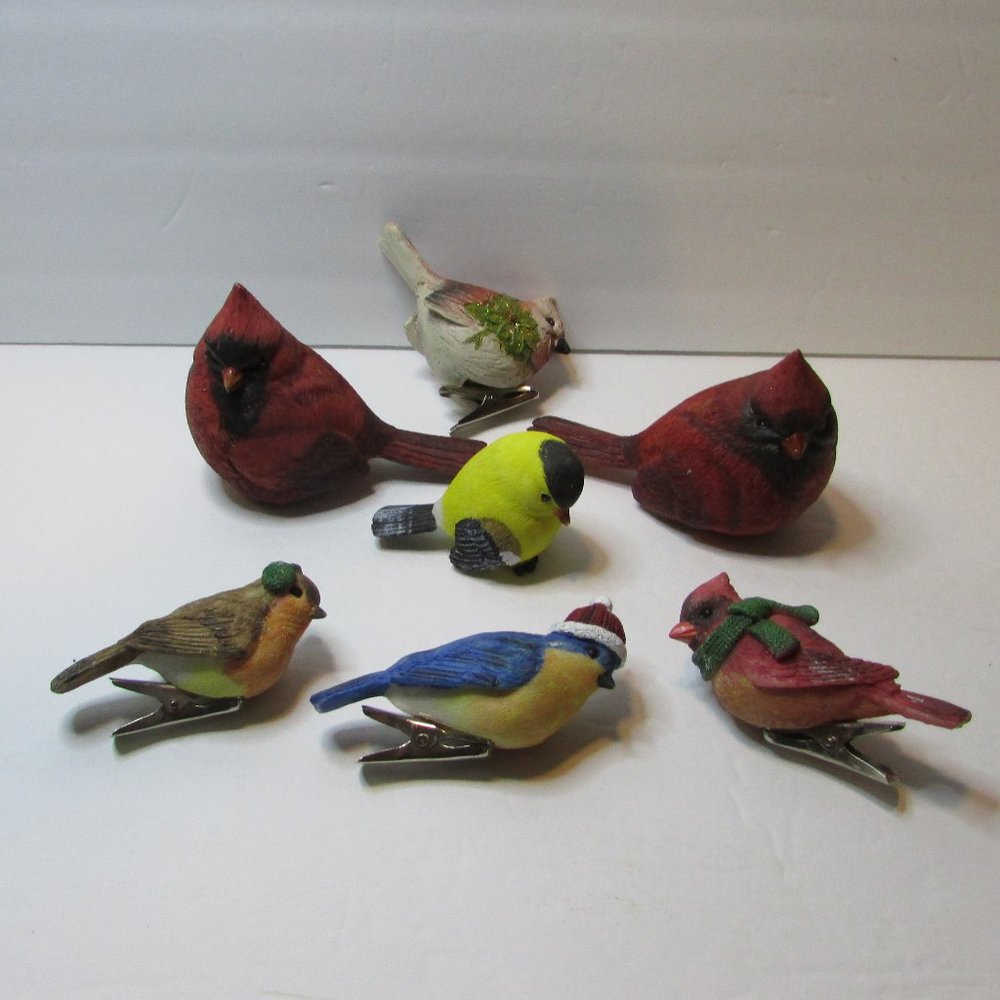 Lot resin bird Christmas winter ornament clips & figures Cardinal Robin Bluejay